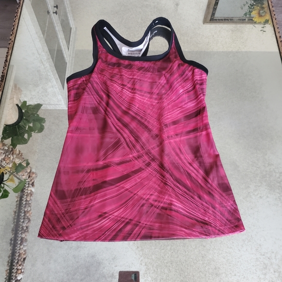 New balance Top - Picture 1 of 2